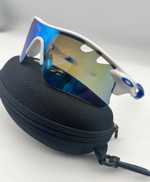GAFAS OAKLEY BLANCA CON AZUL
