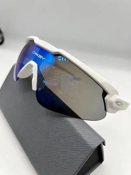 GAFAS OAKLEY BLANCA