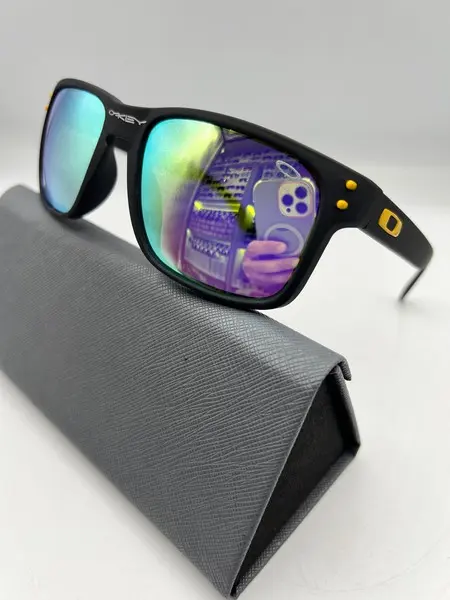 GAFAS OAKLEY NEGRA CON AMARILLO