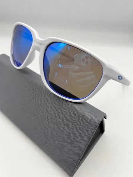 GAFAS OAKLEY SENCILLA GRIS
