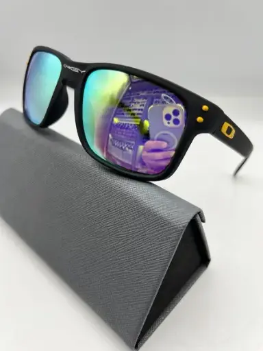 GAFAS OAKLEY NEGRA CON AMARILLO